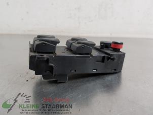 Gebruikte Raam schakelaar elektrisch Honda Civic (FA/FD) 1.3 Hybrid Prijs € 50,00 Margeregeling aangeboden door Kleine Staarman B.V. Autodemontage