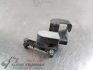 Gebruikte Xenon hoogteregelaar Nissan Leaf (ZE1) 39/40kWh Prijs € 75,00 Margeregeling aangeboden door Kleine Staarman B.V. Autodemontage