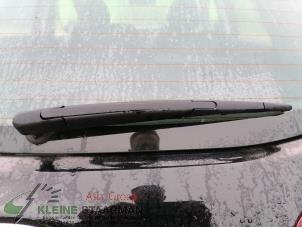 Gebruikte Ruitenwisserarm achter Hyundai i20 (GBB) 1.0 T-GDI 100 12V Prijs op aanvraag aangeboden door Kleine Staarman B.V. Autodemontage