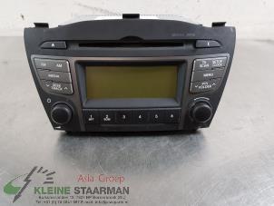 Gebruikte Radio CD Speler Hyundai iX35 (LM) 1.6 GDI 16V Prijs op aanvraag aangeboden door Kleine Staarman B.V. Autodemontage