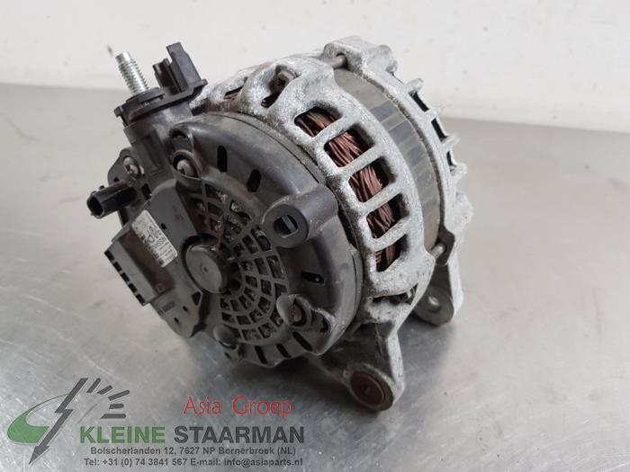 Dynamo van een Nissan Qashqai (J11) 1.6 DIG-T 163 16V 2015