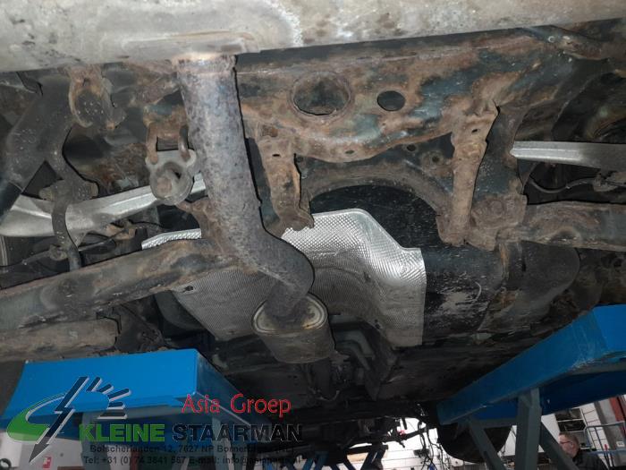 Subframe van een Nissan Qashqai (J10) 2.0 16V 2011