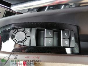 Gebruikte Raam schakelaar elektrisch Mazda CX-30 (DM) 2.0 e-SkyActiv X 186 16V Prijs op aanvraag aangeboden door Kleine Staarman B.V. Autodemontage