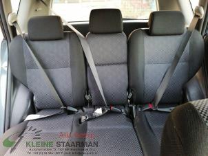 Gebruikte Veiligheidsgordel links-achter Toyota Corolla Verso (E12) 1.8 16V VVT-i Prijs op aanvraag aangeboden door Kleine Staarman B.V. Autodemontage