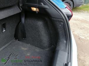 Gebruikte Kofferbakbekleding rechts Nissan Micra (K14) 0.9 IG-T 12V Prijs op aanvraag aangeboden door Kleine Staarman B.V. Autodemontage