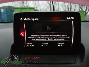 Gebruikte Navigatie Display Mazda 2 (DJ/DL) 1.5 SkyActiv-G 90 Prijs op aanvraag aangeboden door Kleine Staarman B.V. Autodemontage