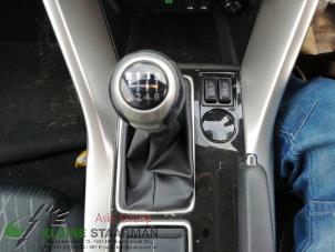 Gebruikte Pookknop Mitsubishi Eclipse Cross (GK/GL) 1.5 Turbo 16V 2WD Prijs op aanvraag aangeboden door Kleine Staarman B.V. Autodemontage