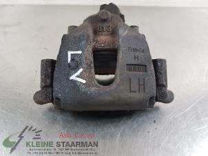 Gebruikte Remklauw (Tang) links-voor Mazda 3 Sport (BL14/BLA4/BLB4) 2.0i MZR DISI 16V Prijs € 50,00 Margeregeling aangeboden door Kleine Staarman B.V. Autodemontage