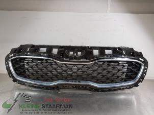 Gebruikte Grille Kia Sportage (QL) 1.6 GDI 132 16V 4x2 Prijs € 175,00 Margeregeling aangeboden door Kleine Staarman B.V. Autodemontage