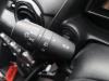 Richtingaanwijzer Schakelaar van een Mazda 2 (DJ/DL), 2014 1.5 SkyActiv-G 90, Hatchback, Benzine, 1.496cc, 66kW, P5Y5; P5Y7; P5Y8, 2014-11 2018