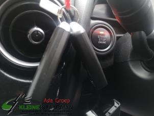 Gebruikte Kontaktslot + computer Mazda 2 (DJ/DL) 1.5 SkyActiv-G 90 Prijs € 250,00 Margeregeling aangeboden door Kleine Staarman B.V. Autodemontage
