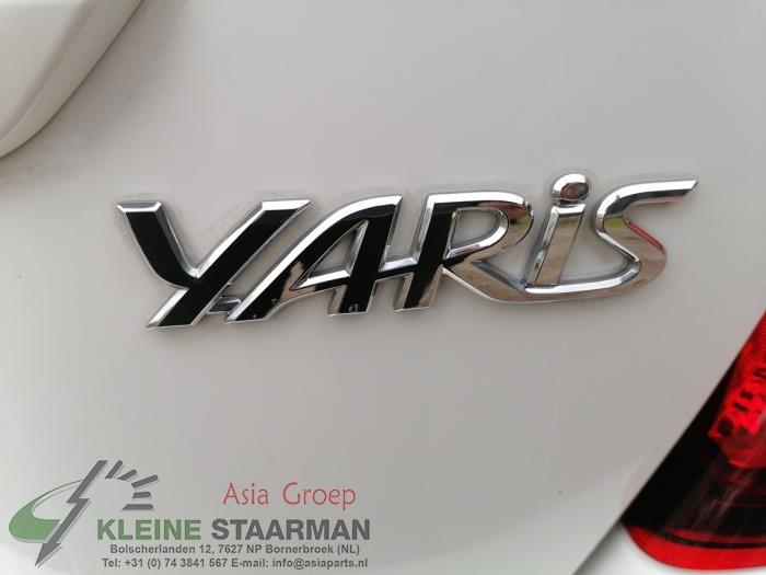 Gasveer links-achter van een Toyota Yaris III (P13) 1.0 12V VVT-i 2016