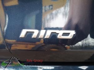 Gebruikte Gasdemperset Achterklep Kia Niro I (DE) 1.6 GDI Hybrid Prijs op aanvraag aangeboden door Kleine Staarman B.V. Autodemontage