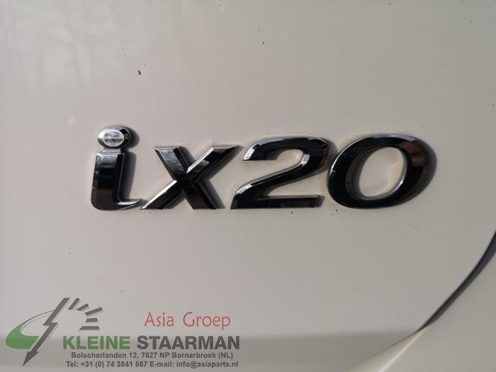 Schokdemper links-achter van een Hyundai iX20 (JC) 1.4i 16V 2016