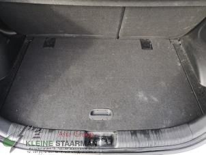 Gebruikte Vloerplaat bagageruimte Hyundai iX20 (JC) 1.4i 16V Prijs op aanvraag aangeboden door Kleine Staarman B.V. Autodemontage