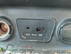 Gebruikte AUX/USB aansluiting Hyundai iX35 (LM) 1.6 GDI 16V Prijs op aanvraag aangeboden door Kleine Staarman B.V. Autodemontage