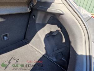 Gebruikte Kofferbakbekleding rechts Hyundai i20 Coupe 1.2i 16V Prijs op aanvraag aangeboden door Kleine Staarman B.V. Autodemontage