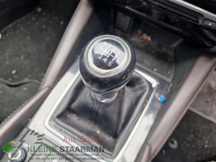 Schakelmechaniek van een Mazda 6 (GJ/GH/GL) 2.2 SkyActiv-D 150 16V 2016