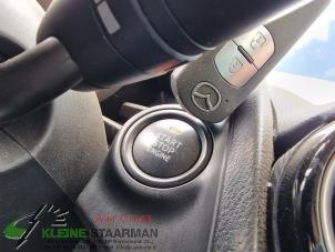 Gebruikte Kontaktslot + computer Mazda 2 (DJ/DL) 1.5 SkyActiv-G 90 Prijs € 250,00 Margeregeling aangeboden door Kleine Staarman B.V. Autodemontage