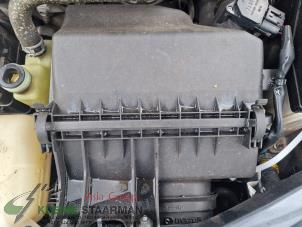 Gebruikte Luchtfilterhuis Mazda MX-5 (NC18/1A) 1.8i 16V Prijs op aanvraag aangeboden door Kleine Staarman B.V. Autodemontage