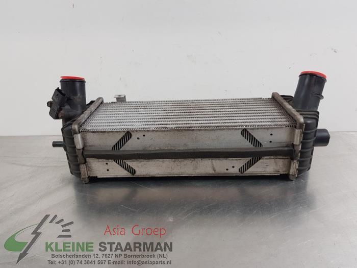 Intercooler van een Kia Sportage (SL) 1.7 CRDi 16V 4x2 2015