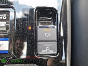 Gebruikte Handrem schakelaar Mitsubishi Outlander (GF/GG) 2.4 16V PHEV 4x4 Prijs op aanvraag aangeboden door Kleine Staarman B.V. Autodemontage