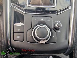 Gebruikte Navigatie bedienings paneel Mazda CX-5 (KF) 2.0 SkyActiv-G 160 16V 4WD Prijs op aanvraag aangeboden door Kleine Staarman B.V. Autodemontage