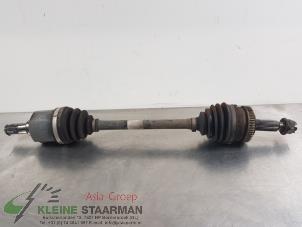 Gebruikte Steekas links-voor Kia Carens III (FG) 2.0i CVVT 16V Prijs € 45,00 Margeregeling aangeboden door Kleine Staarman B.V. Autodemontage