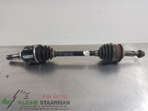 Gebruikte Aandrijfas links-voor Toyota Yaris III (P13) 1.5 16V Hybrid Prijs € 65,00 Margeregeling aangeboden door Kleine Staarman B.V. Autodemontage