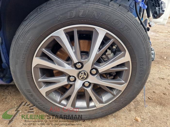 Velgen set + banden Lichtmetaal TOYOTA