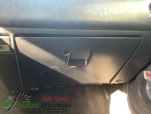 Gebruikte Dashboardkastje Mazda MX-5 (NA18/35/6C/8C) 1.6i 16V Prijs op aanvraag aangeboden door Kleine Staarman B.V. Autodemontage