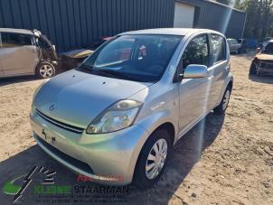 Gebruikte Carrosserie Hoek links-voor Daihatsu Sirion 2 (M3) 1.0 12V DVVT Prijs op aanvraag aangeboden door Kleine Staarman B.V. Autodemontage