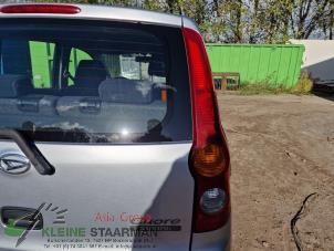 Gebruikte Achterlicht rechts Daihatsu Cuore (L251/271/276) 1.0 12V DVVT Prijs € 50,00 Margeregeling aangeboden door Kleine Staarman B.V. Autodemontage