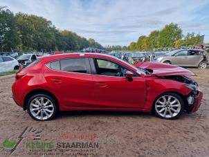 Gebruikte Middenstijl rechts Mazda 3 (BM/BN) 2.0 SkyActiv-G 165 16V Prijs op aanvraag aangeboden door Kleine Staarman B.V. Autodemontage