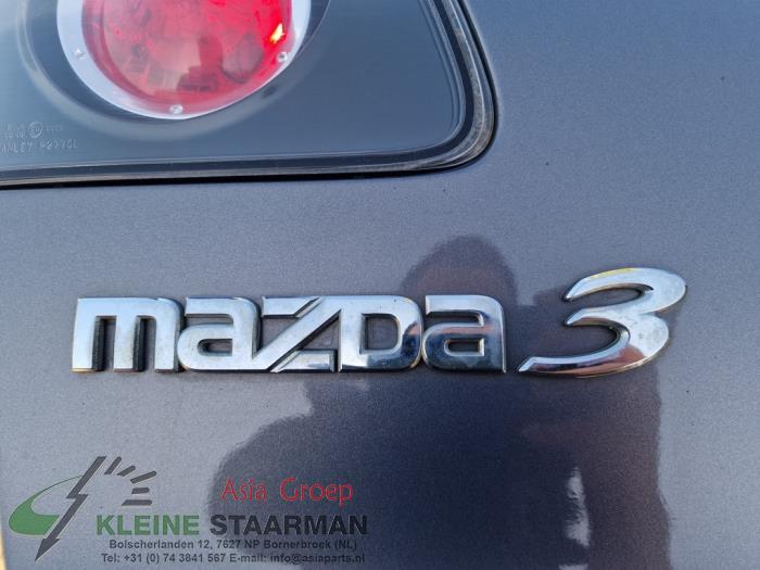 Fusee rechts-achter van een Mazda 3 (BK12) 1.6i 16V 2007