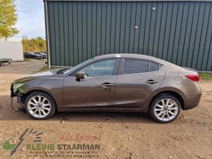 Gebruikte Stijl midden-links Mazda 3 (BM/BN) 2.2 SkyActiv-D 150 16V Prijs op aanvraag aangeboden door Kleine Staarman B.V. Autodemontage