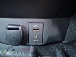 Gebruikte AUX/USB aansluiting Nissan X-Trail (T32) 1.6 Energy dCi Prijs op aanvraag aangeboden door Kleine Staarman B.V. Autodemontage