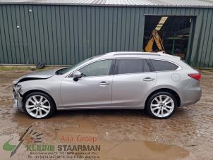 Gebruikte Middenstijl links Mazda 6 SportBreak (GJ/GH/GL) 2.2 SkyActiv-D 175 16V Prijs op aanvraag aangeboden door Kleine Staarman B.V. Autodemontage