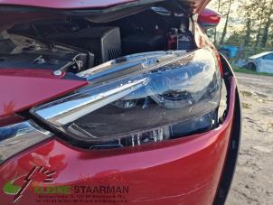 Gebruikte Linker Koplamp Mazda CX-3 (DJ/DK) 2.0 SkyActiv-G 120 Prijs € 200,00 Margeregeling aangeboden door Kleine Staarman B.V. Autodemontage