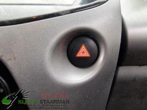 Gebruikte Schakelaar Paniekverlichting Toyota Aygo (B40) 1.0 12V VVT-i Prijs op aanvraag aangeboden door Kleine Staarman B.V. Autodemontage
