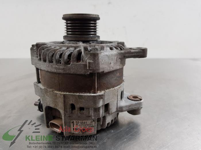 Dynamo van een Mazda CX-3 (DJ/DK) 1.5 Skyactiv D 105 16V 2016