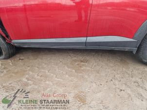 Gebruikte Sideskirt links Mazda CX-3 (DJ/DK) 1.5 Skyactiv D 105 16V Prijs € 125,00 Margeregeling aangeboden door Kleine Staarman B.V. Autodemontage