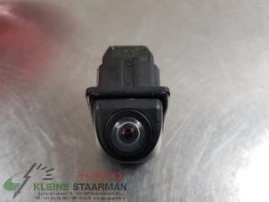 Gebruikte Achteruitrij Camera BMW 5 serie (F10) 520d 16V Prijs € 75,00 Margeregeling aangeboden door Kleine Staarman B.V. Autodemontage