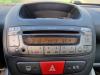 Radio CD Speler van een Toyota Aygo (B10), 2005 / 2014 1.0 12V VVT-i, Hatchback, Benzine, 998cc, 50kW (68pk), FWD, 1KRFE, 2005-07 / 2014-05, KGB10 2011