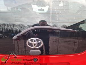 Gebruikte Ruitenwisserarm achter Toyota Aygo (B10) 1.0 12V VVT-i Prijs op aanvraag aangeboden door Kleine Staarman B.V. Autodemontage