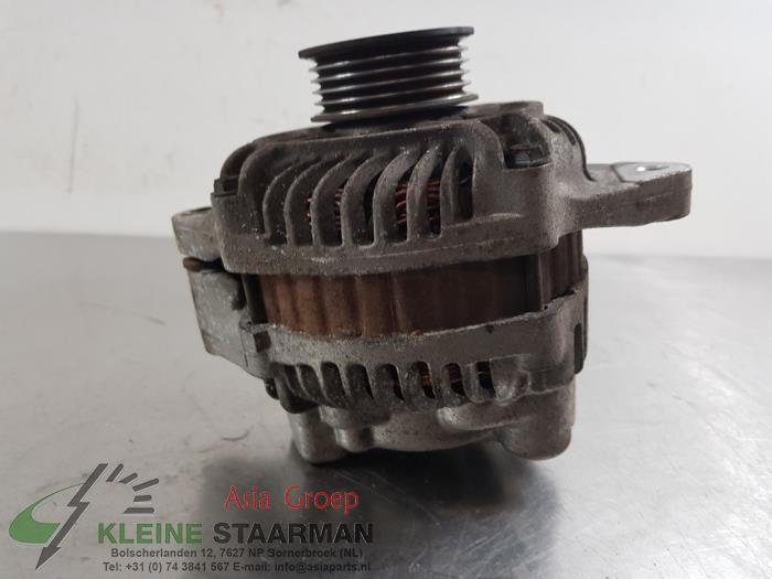 Dynamo van een Suzuki Swift (ZA/ZC/ZD1/2/3/9) 1.6 Sport VVT 16V 2009