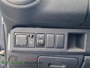 Gebruikte Schakelaar Spiegel Nissan Note (E11) 1.6 16V Prijs op aanvraag aangeboden door Kleine Staarman B.V. Autodemontage