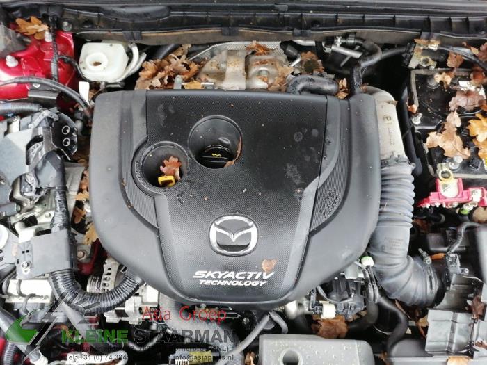 Motor Beschermplaat van een Mazda 6 (GJ/GH/GL) 2.2d SkyActiv-g i-eloop 16V 2018