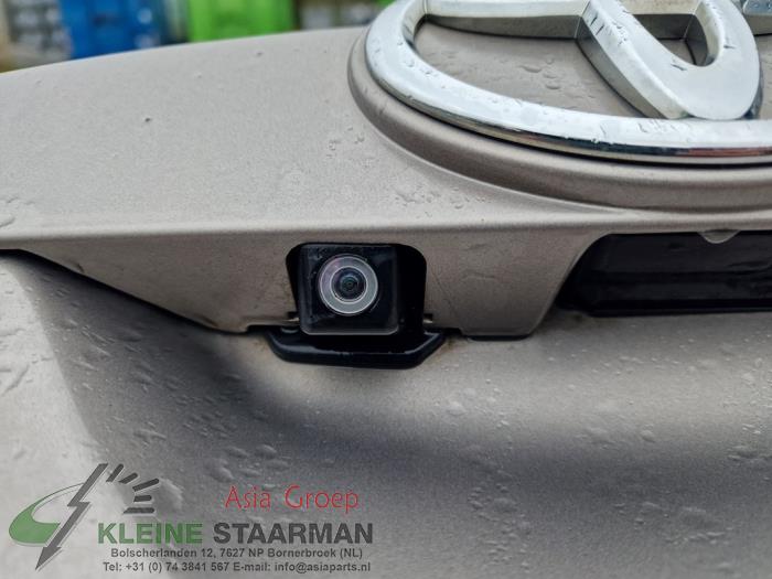 Camera achteruitrijden van een Toyota Auris (E18) 1.6 Dual VVT-i 16V 2014