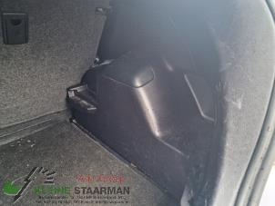 Gebruikte Kofferbakbekleding rechts Toyota Yaris III (P13) 1.5 16V Hybrid Prijs op aanvraag aangeboden door Kleine Staarman B.V. Autodemontage